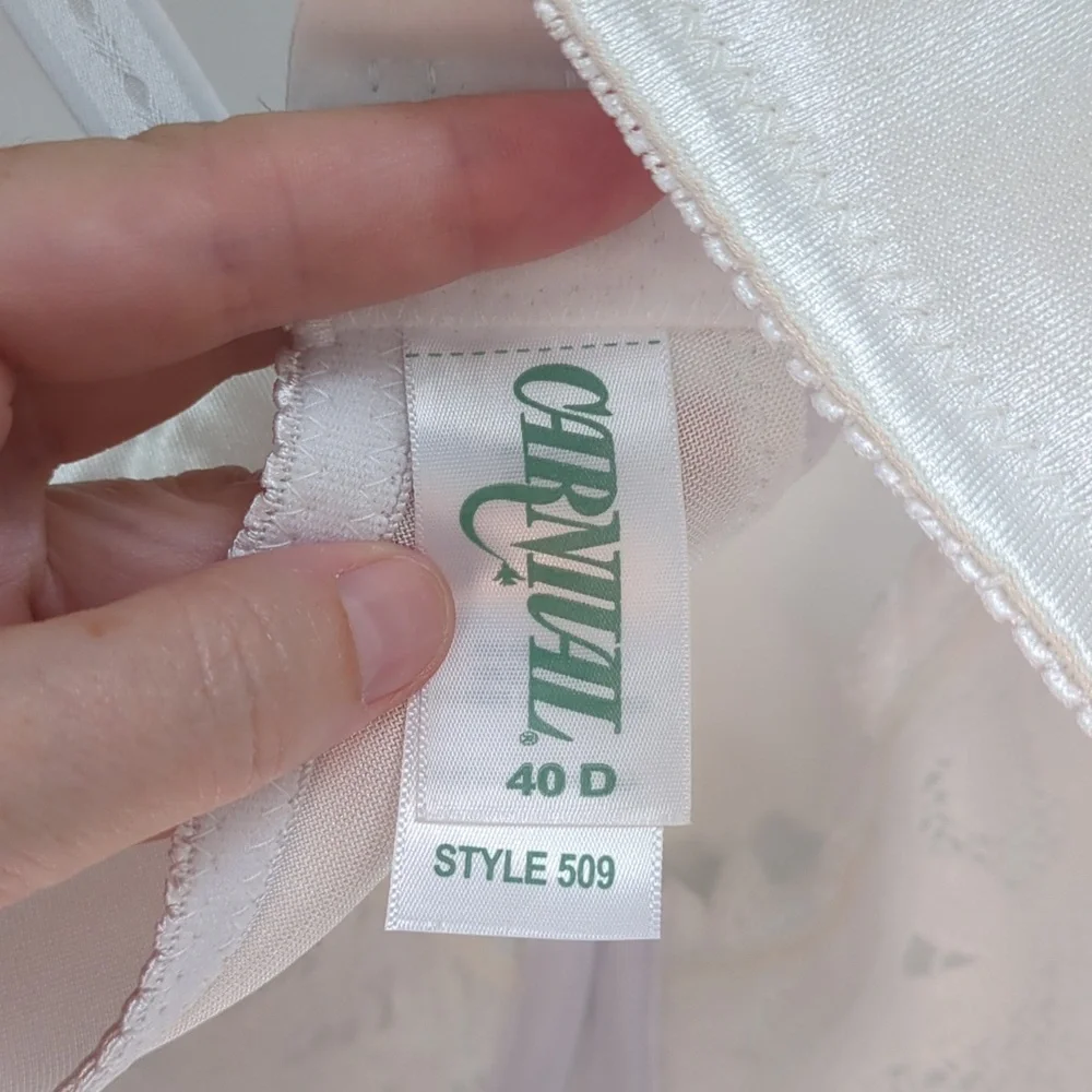 Carnival White Lace Bra 40D - Picture 5 of 5
